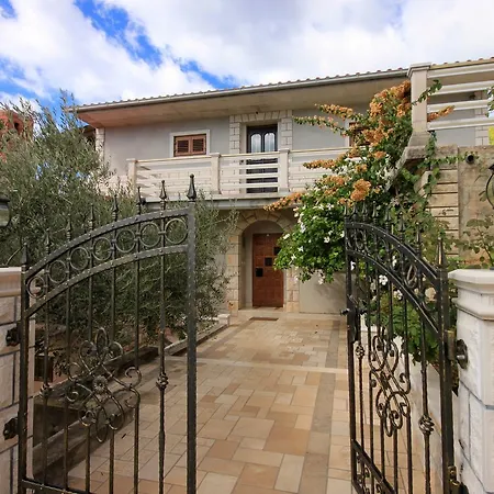 Studio Karbuni 9308a Apartmán Blato (Korcula)